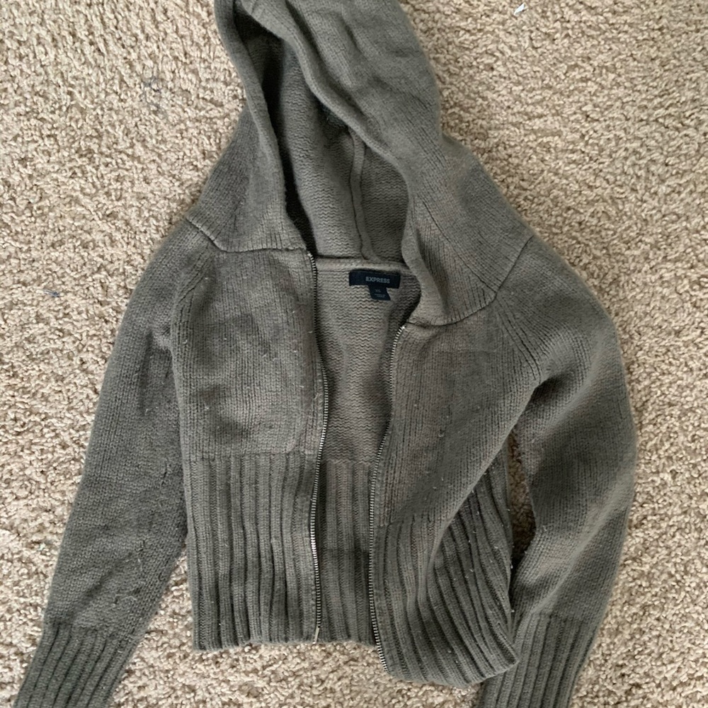 cropped zip up